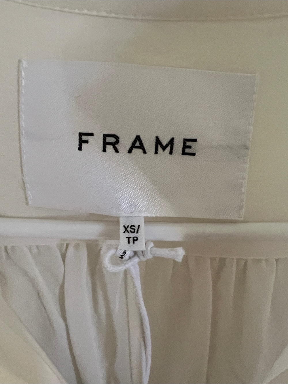 FRAME Gillian silk blouse in white with ruched puff sleeves. - Picture 2 of 7